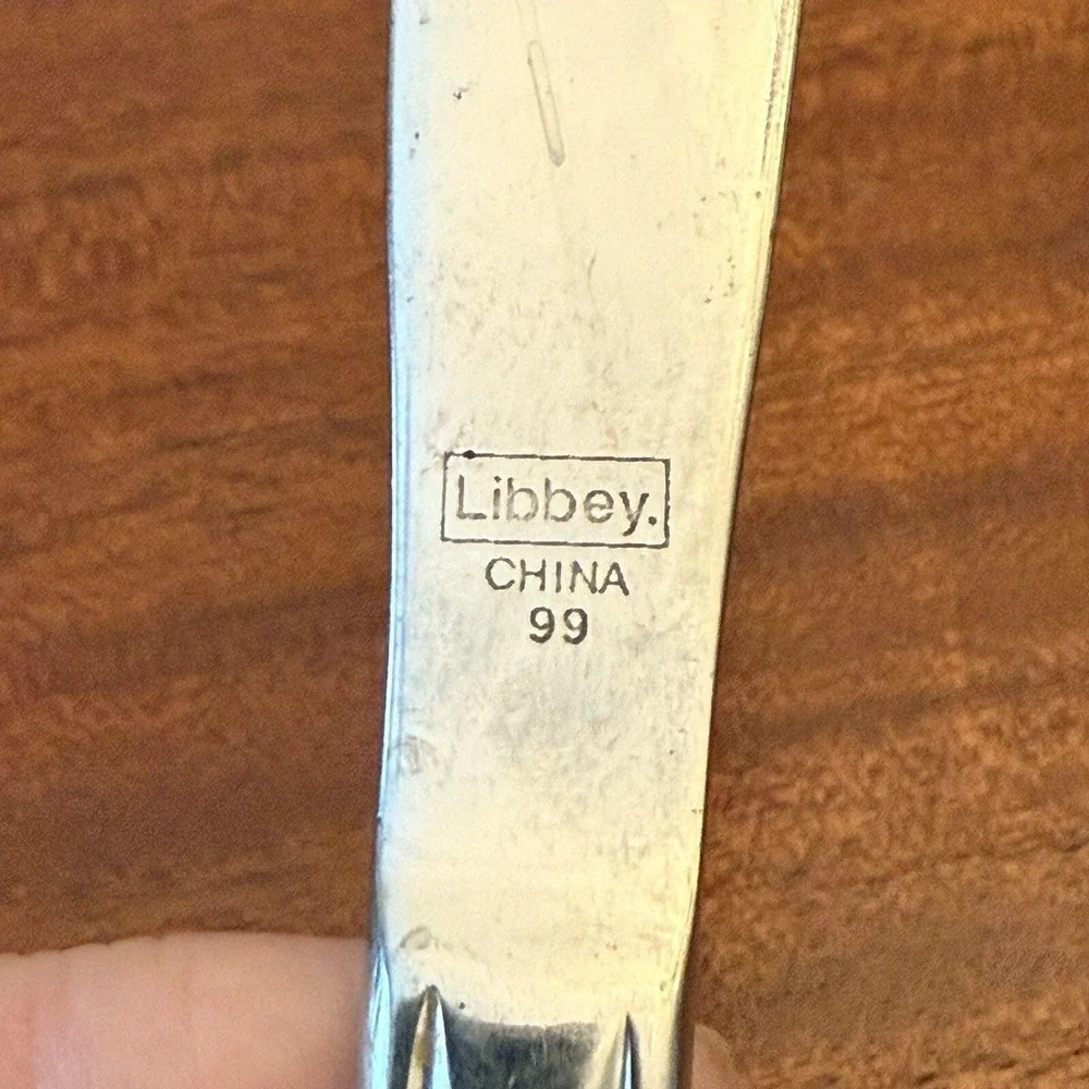 Lot 2 Libbey LYF10 Stainless Steel Dinner Knives Silver Finish Glossy Handle 8.5